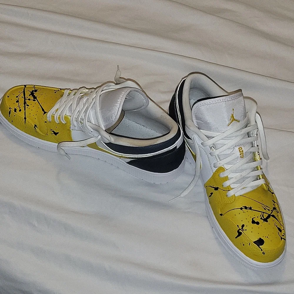 Custom Nike Kicks - Picture 4 of 5
